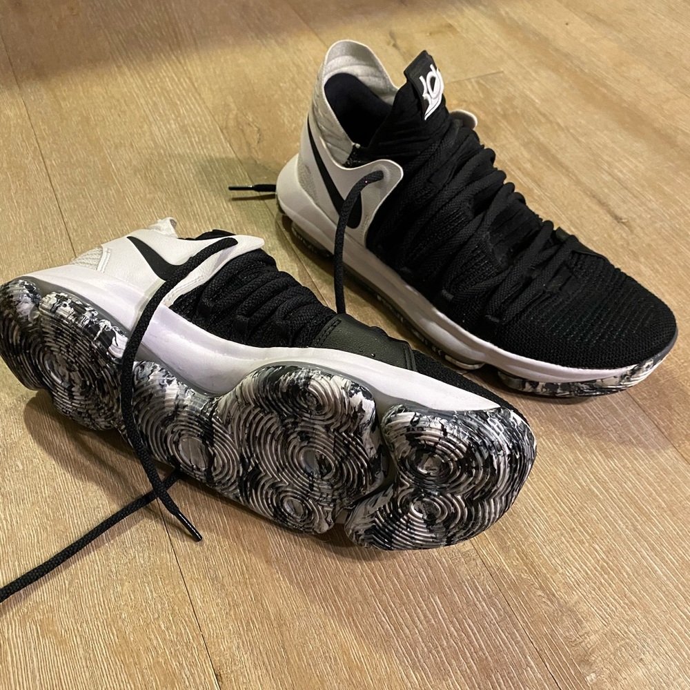 Nike Zoom KD 10 shoes